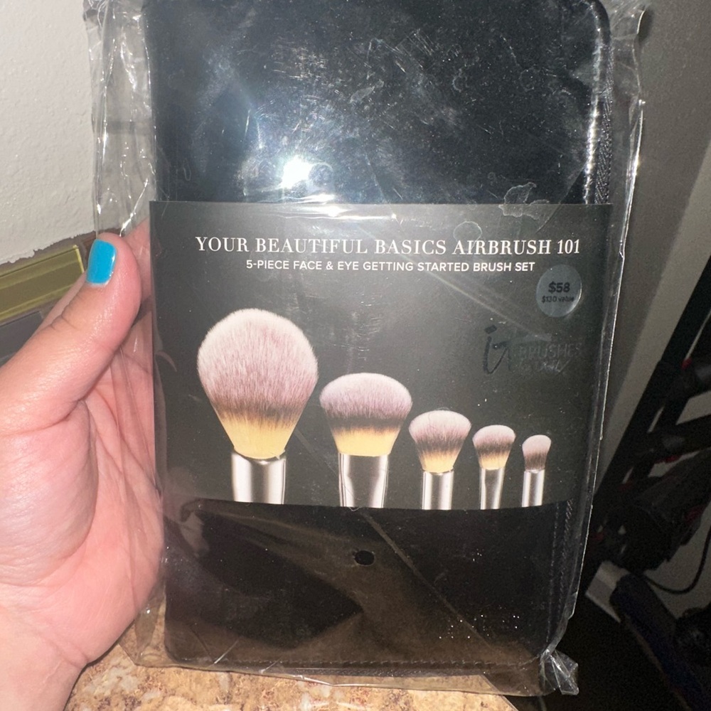 It Cosmetics Your Beautiful Basics Airbrush 101 Brush Set